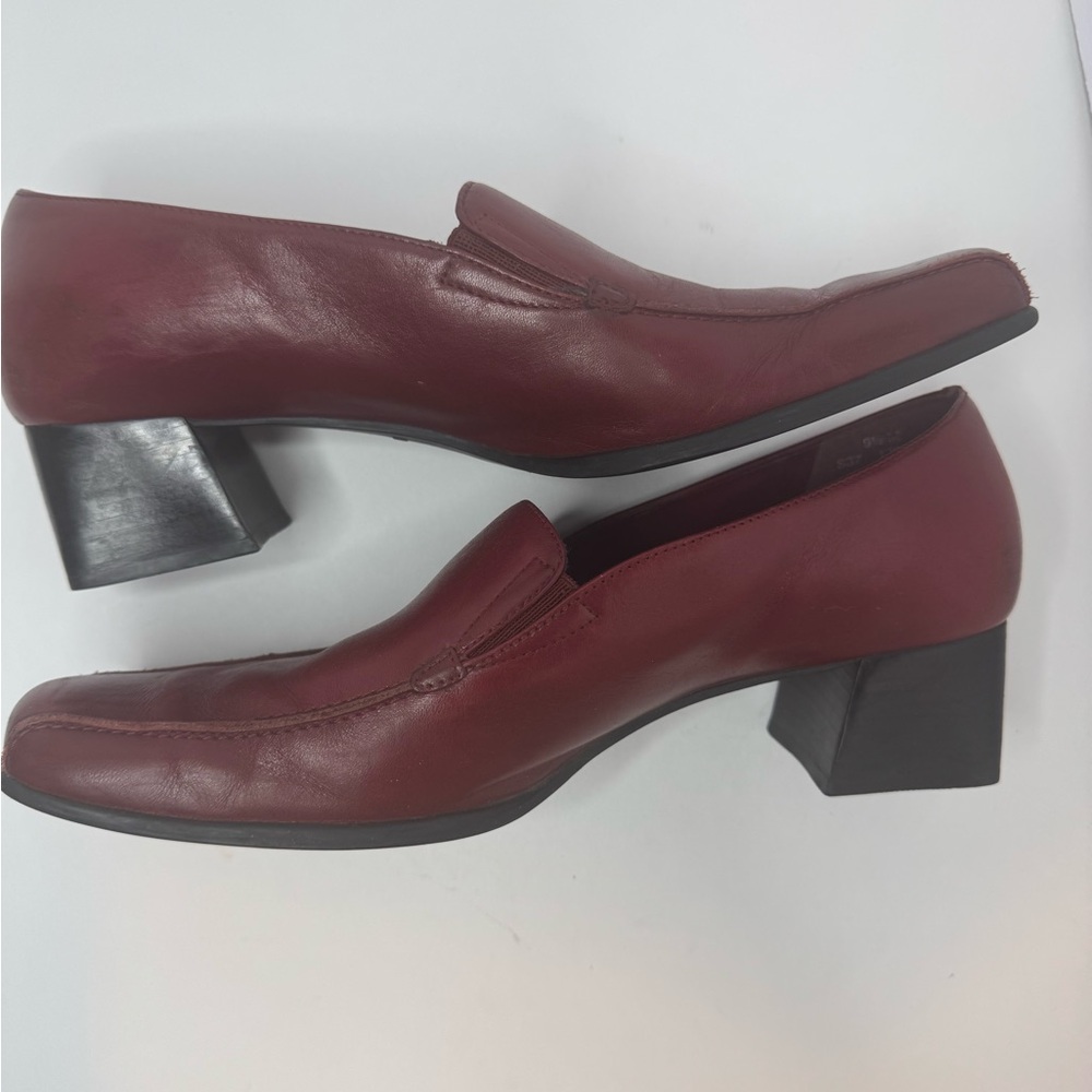Naturalizer Red Leather Slip-Ons Size 9.5M - Picture 5 of 10